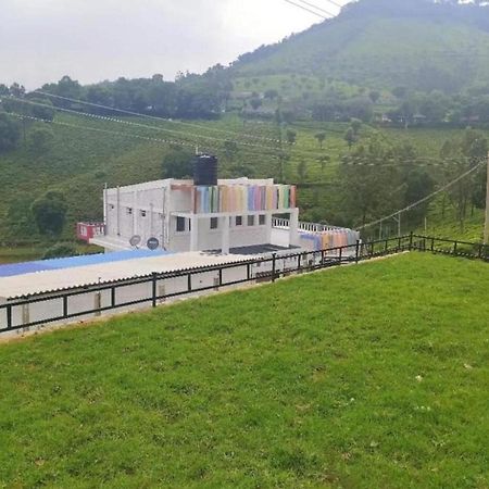 Hotel Hill Park Ooty Esterno foto