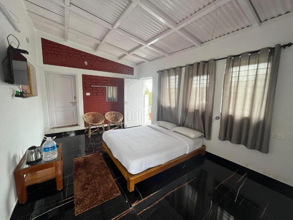 Hotel Hill Park Ooty Esterno foto